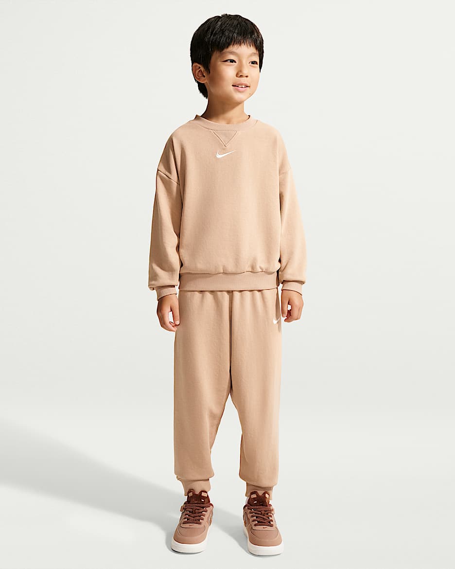 Nike 幼童法式毛圈圆领上衣和长裤套装 - 麻黄