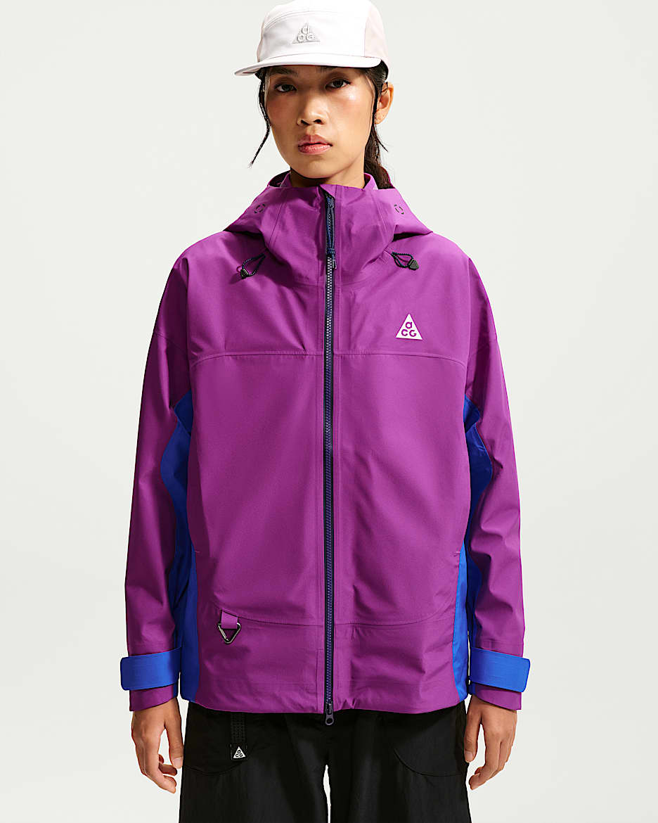 ACG Misery Ridge Storm-FIT ADV GORE-TEX 3L 女子防风防水徒步夹克硬壳冲锋衣 - 浆果红/皇家蓝/山峰白