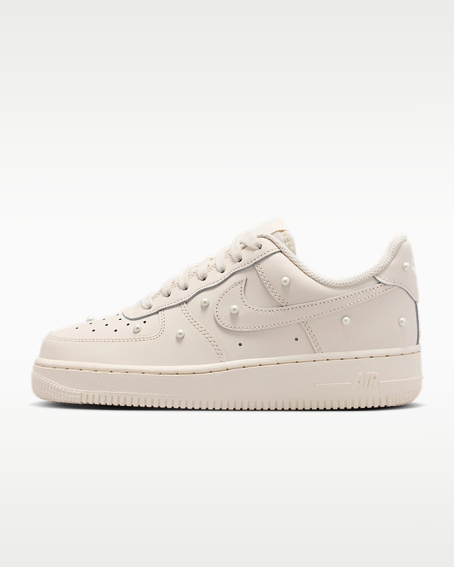 Nike Air Force 1 '07 SE 女子空军一号运动鞋 - 粉白/金属山峰白/粉白