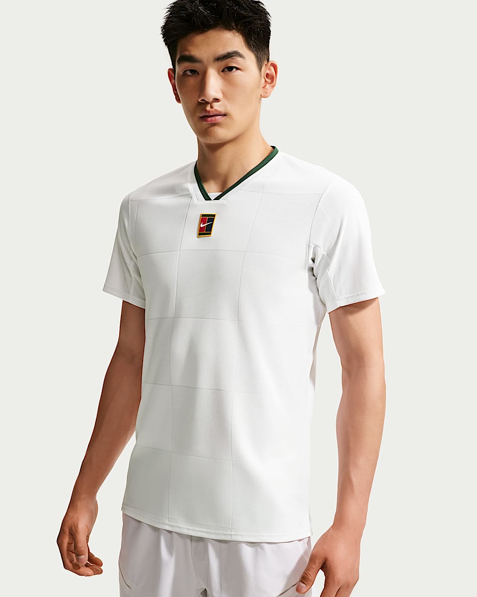 NikeCourt Slam Dri-FIT ADV 卡洛斯·阿尔卡拉斯男子速干短袖网球上衣 - 白色/峡谷绿