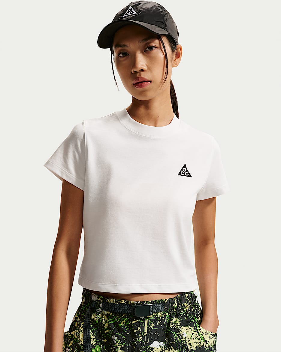Nike ACG Dri-FIT 女子速干短袖上衣 - 山峰白/黑