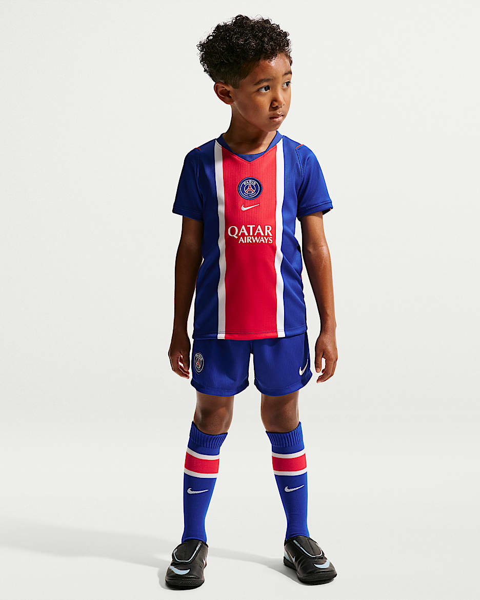 2026 赛季巴黎圣日耳曼主场球迷版 Nike 幼童足球短袖T恤、短裤和足球袜套装 - 旧宝蓝/白色/大学红/白色