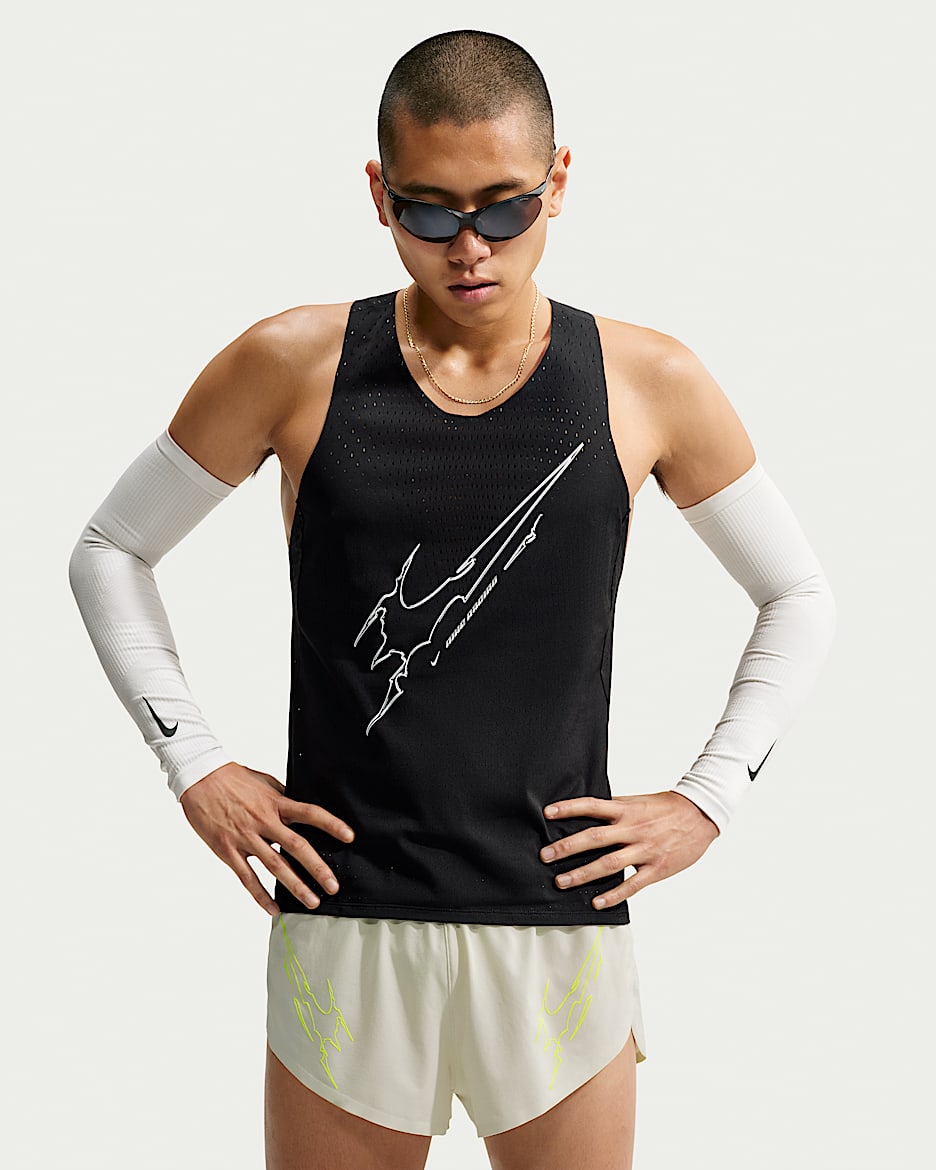 Nike AeroSwift Dri-FIT ADV 男子速干跑步背心 - 黑