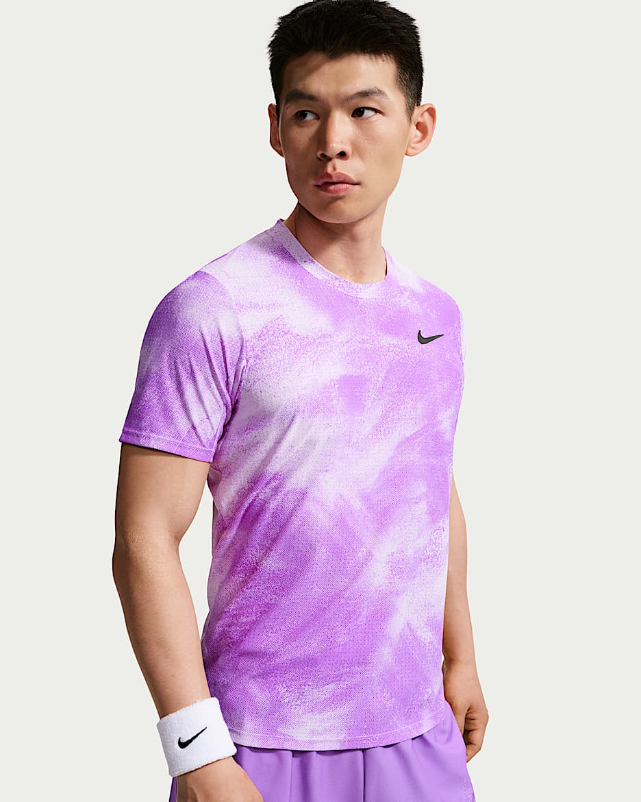 NikeCourt Slam Dri-FIT ADV 卡洛斯·阿尔卡拉斯同款男子速干短袖网球上衣 - 薄雾紫/亮紫罗兰/黑