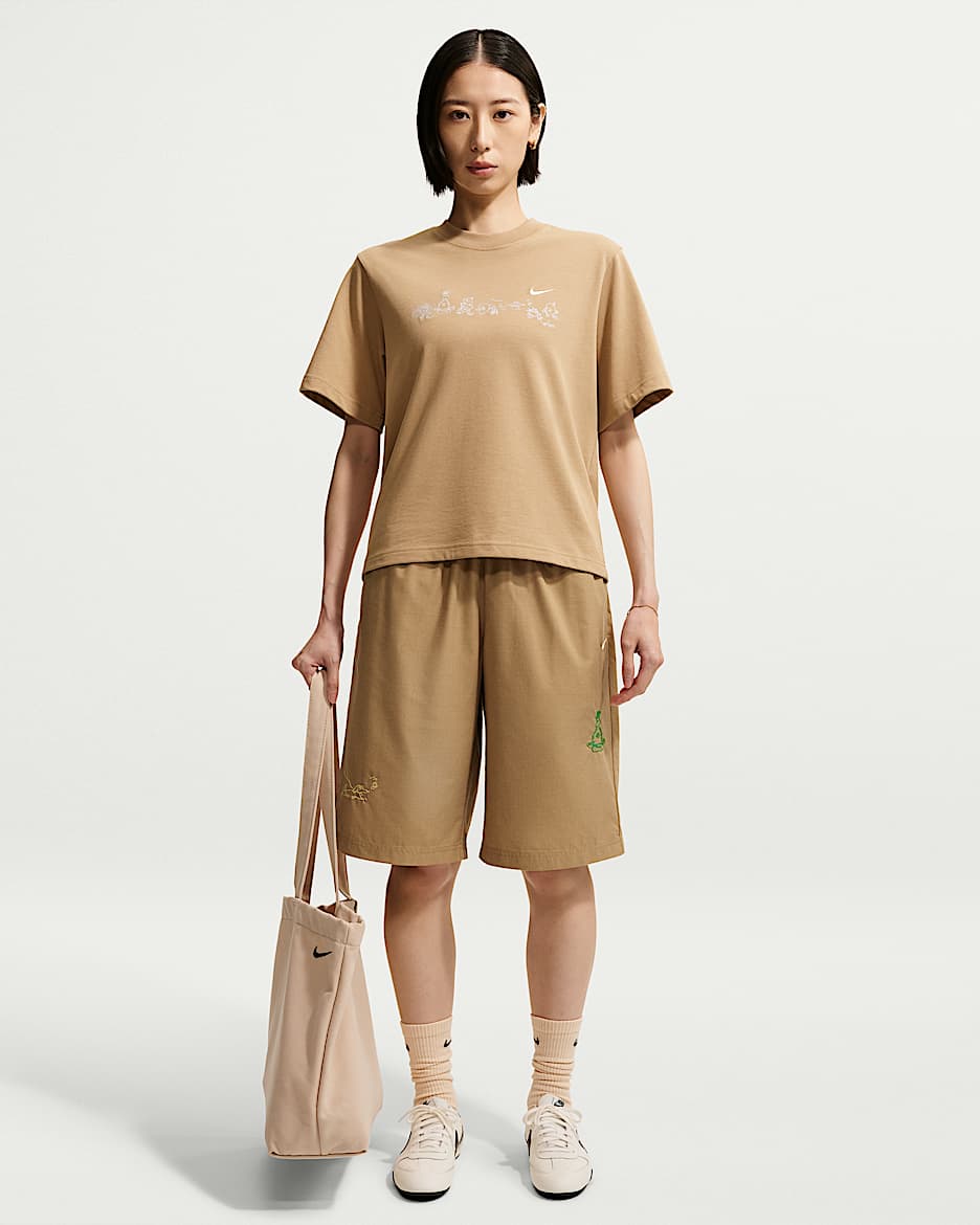 Nike Sportswear 女子中腰宽松短裤 - 英国卡其