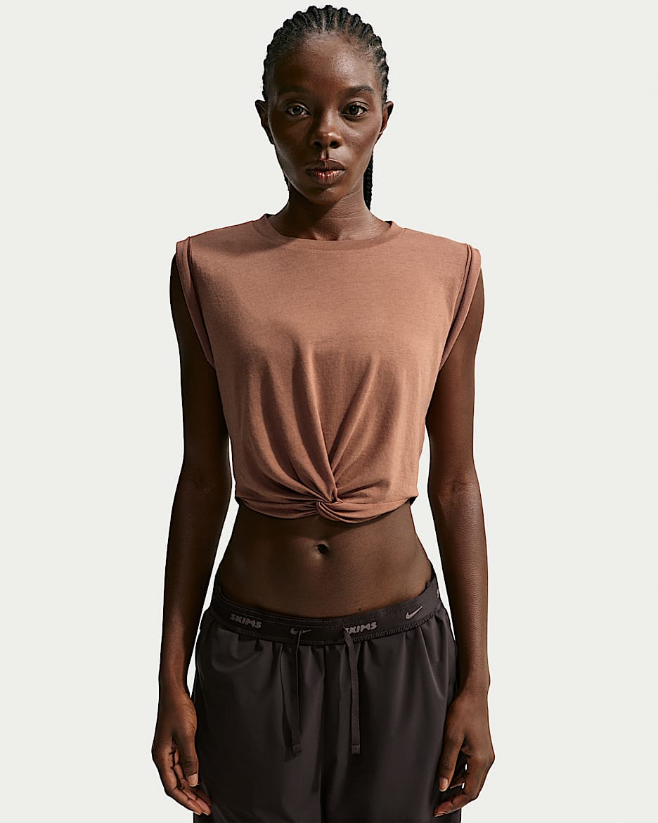 NikeSKIMS Performance Cotton Blend 女子速干短款扭结式背心 - NSKM Carob Brown