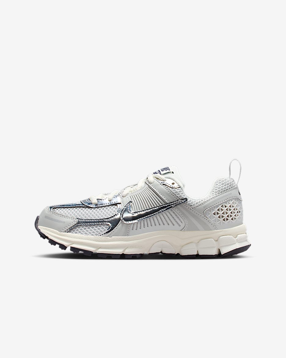 Nike Vomero 5 耐克小迈柔大童运动鞋 - 尘光子色/铁架黑/帆白/金属铬色