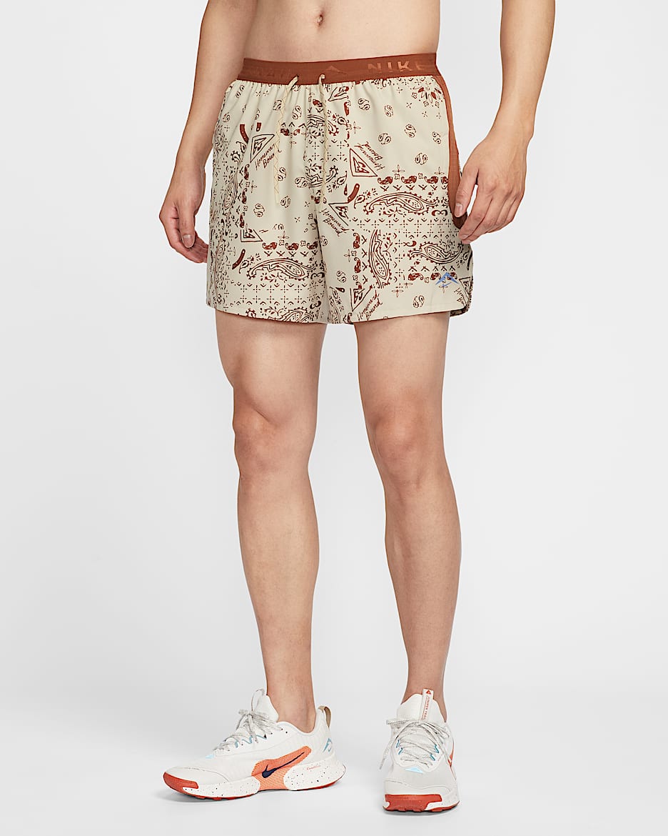 Nike Trail Dri-FIT 男子越野速干跑步短裤（含衬裤） - 沙漠卡其/浅黄褐/黑
