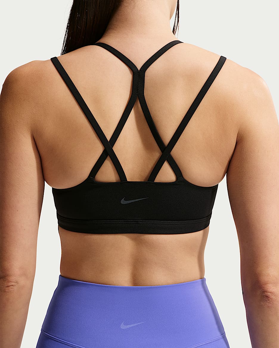 Nike Zenvy Strappy 女子低强度支撑速干衬垫运动内衣 - 黑/冷灰
