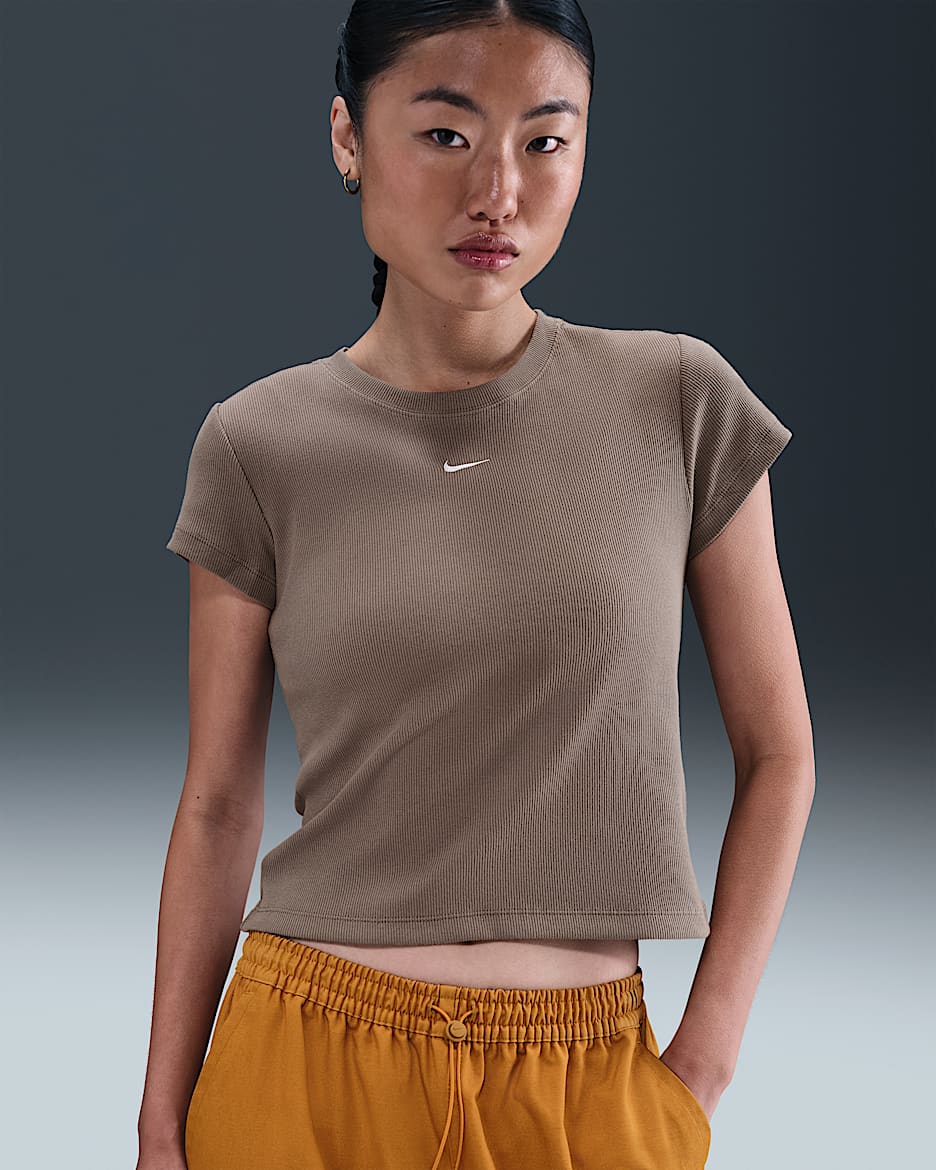 Nike Sportswear 女子紧身罗纹短袖T恤 - 貂棕