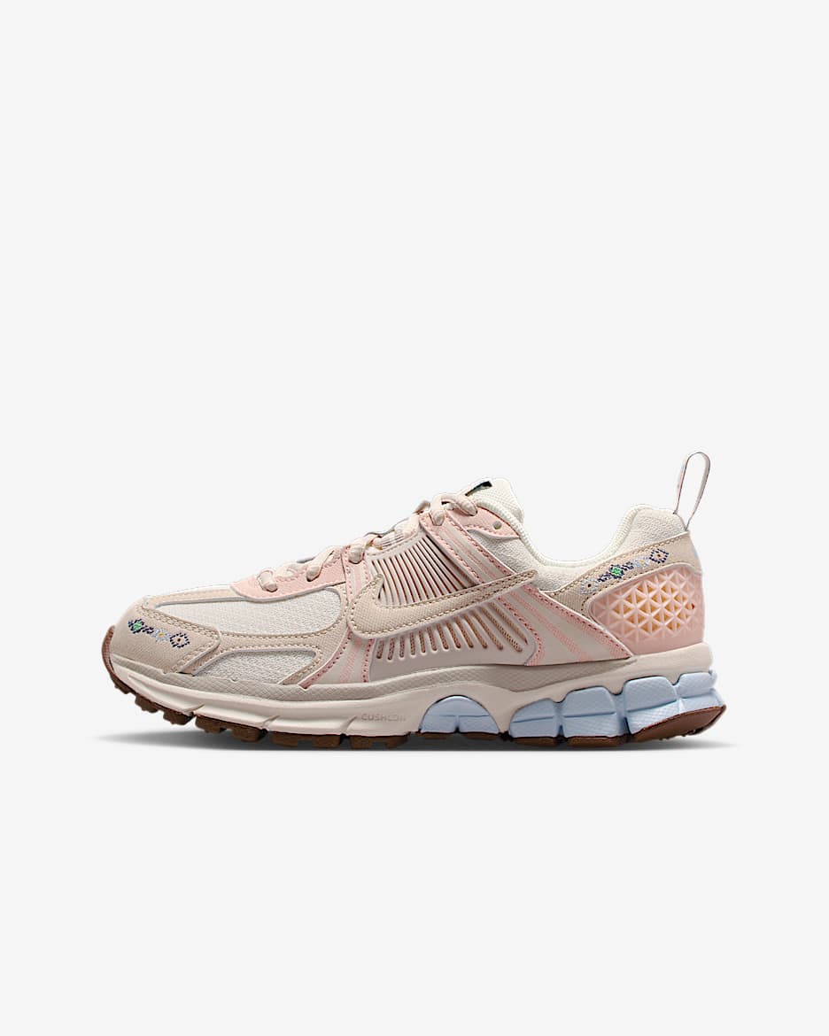 Nike Vomero 5 耐克小迈柔大童运动鞋 - 珍珠灰/珍珠灰/水洗珊瑚红/珍珠灰