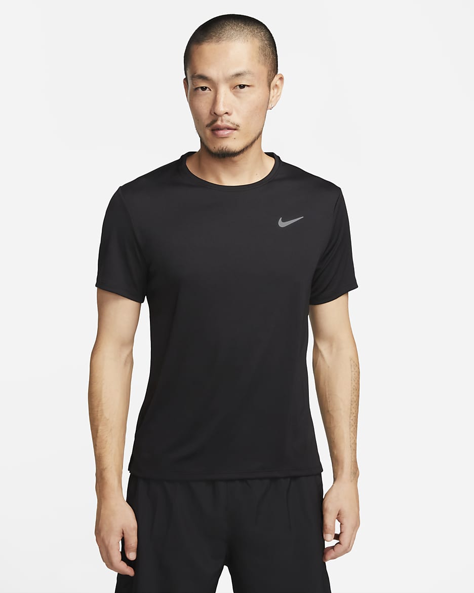 Nike Dri-FIT UV Miler 男子透气防晒速干短袖跑步上衣 - 黑