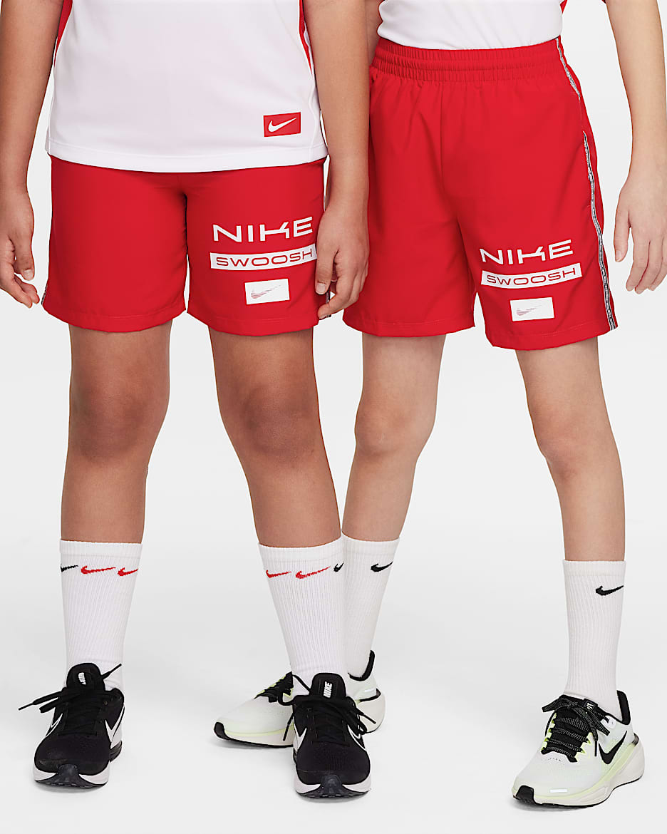 Nike Multi Dri-FIT 大童（男孩）速干梭织短裤 - 大学红/白色