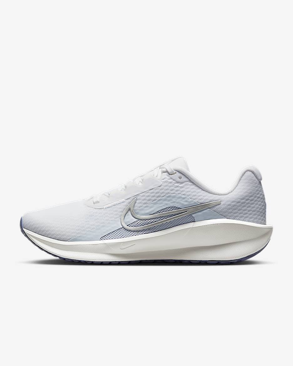 Nike Downshifter 13 女子公路跑步鞋 - 白色/足球灰/世界靛青/金属银