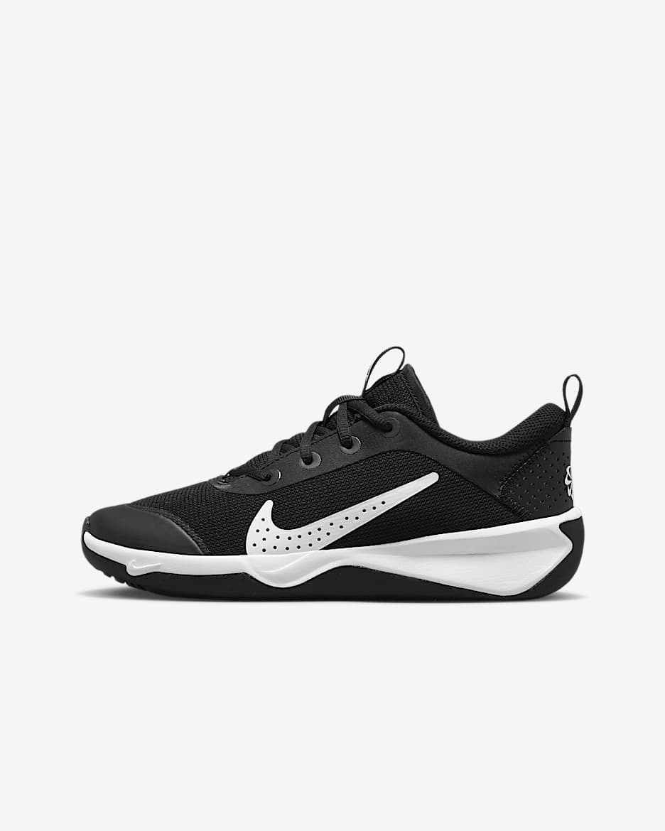 Nike Omni Multi-Court 大童体育课综合运动鞋 - 黑/白色