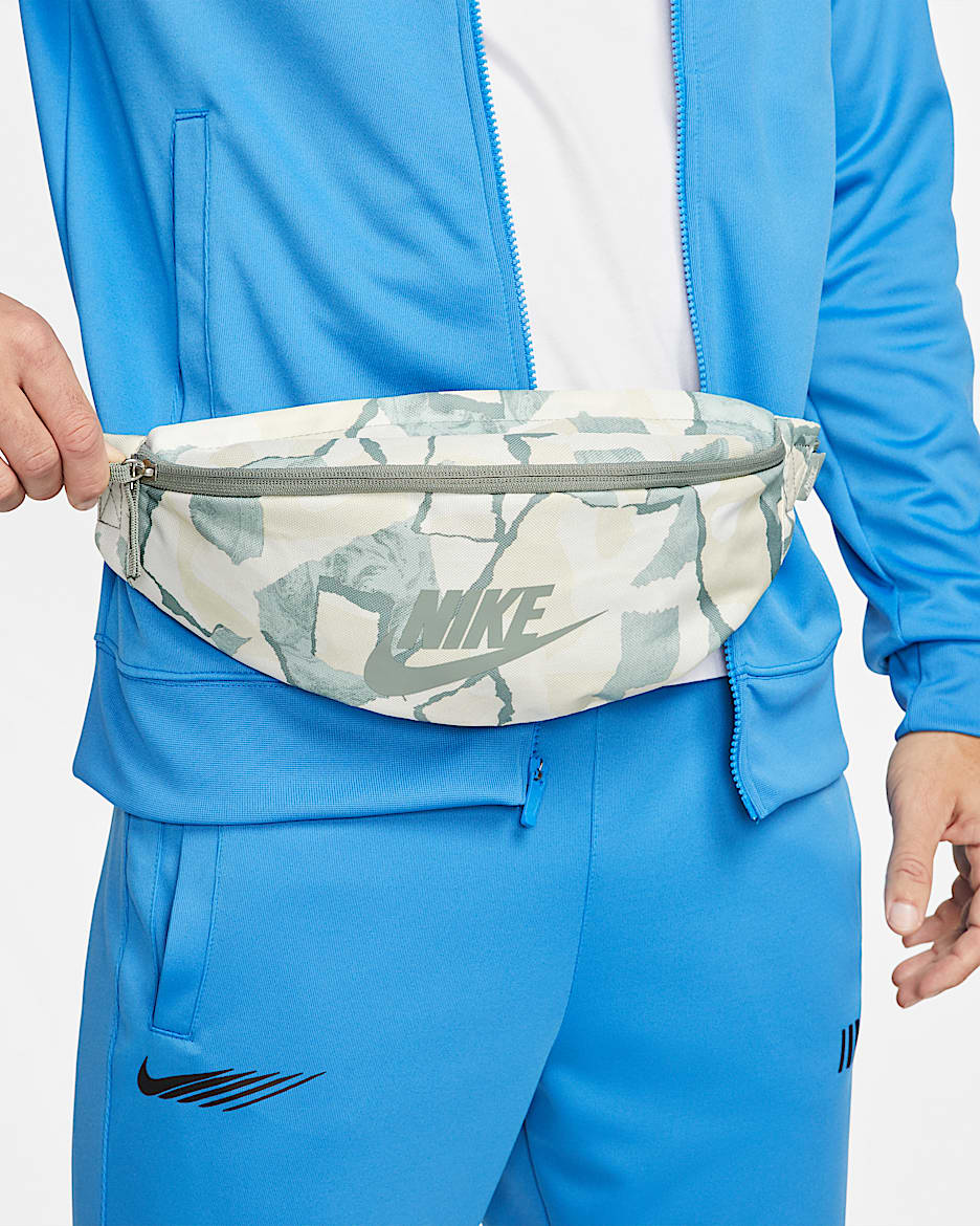 Nike Heritage 腰包 - 云母绿/帆白/云母绿