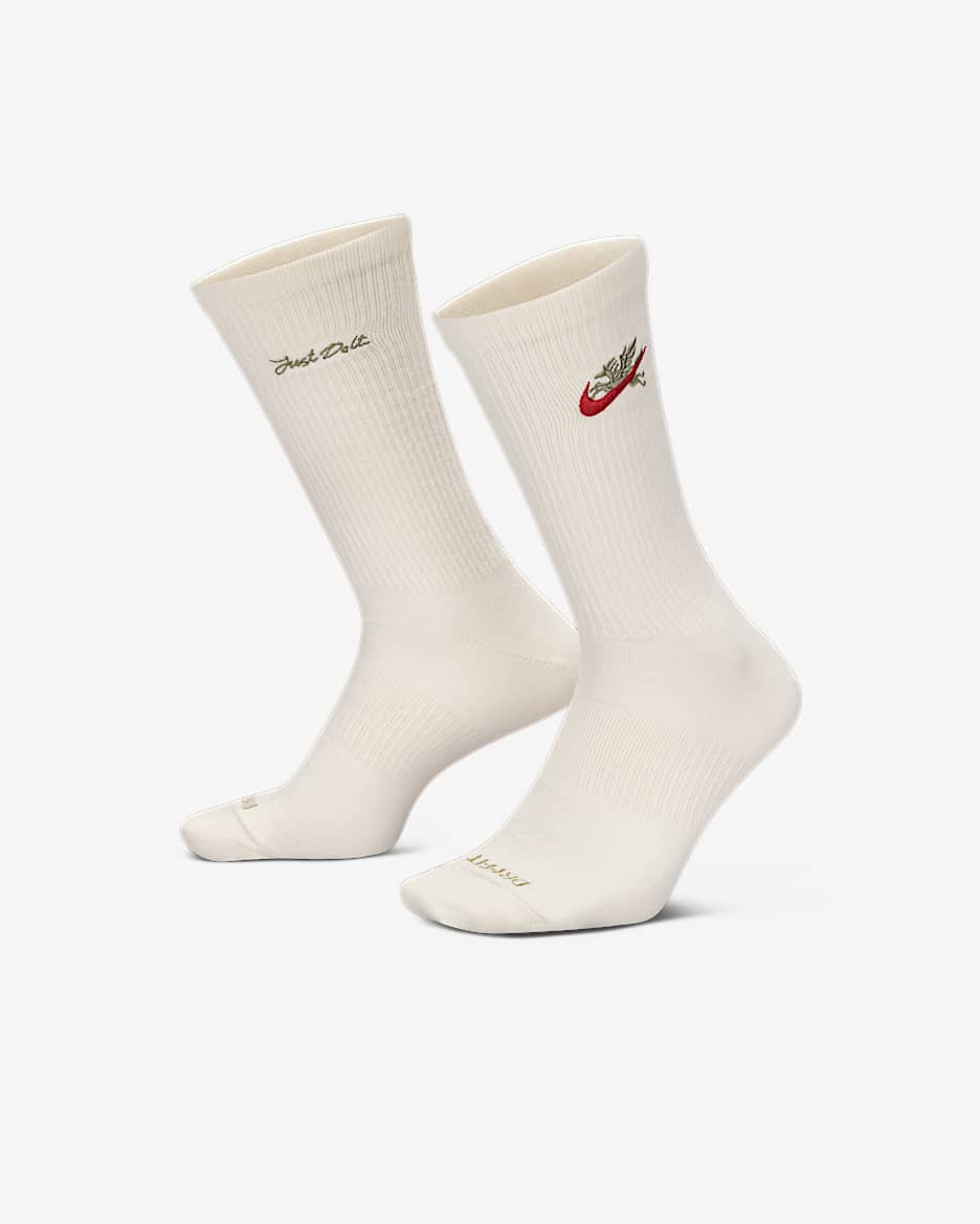Nike Everyday Plus 马年限定脱缰系列新年款轻便型速干中筒运动袜(1 双) - 帆白/橄榄绿/深队红