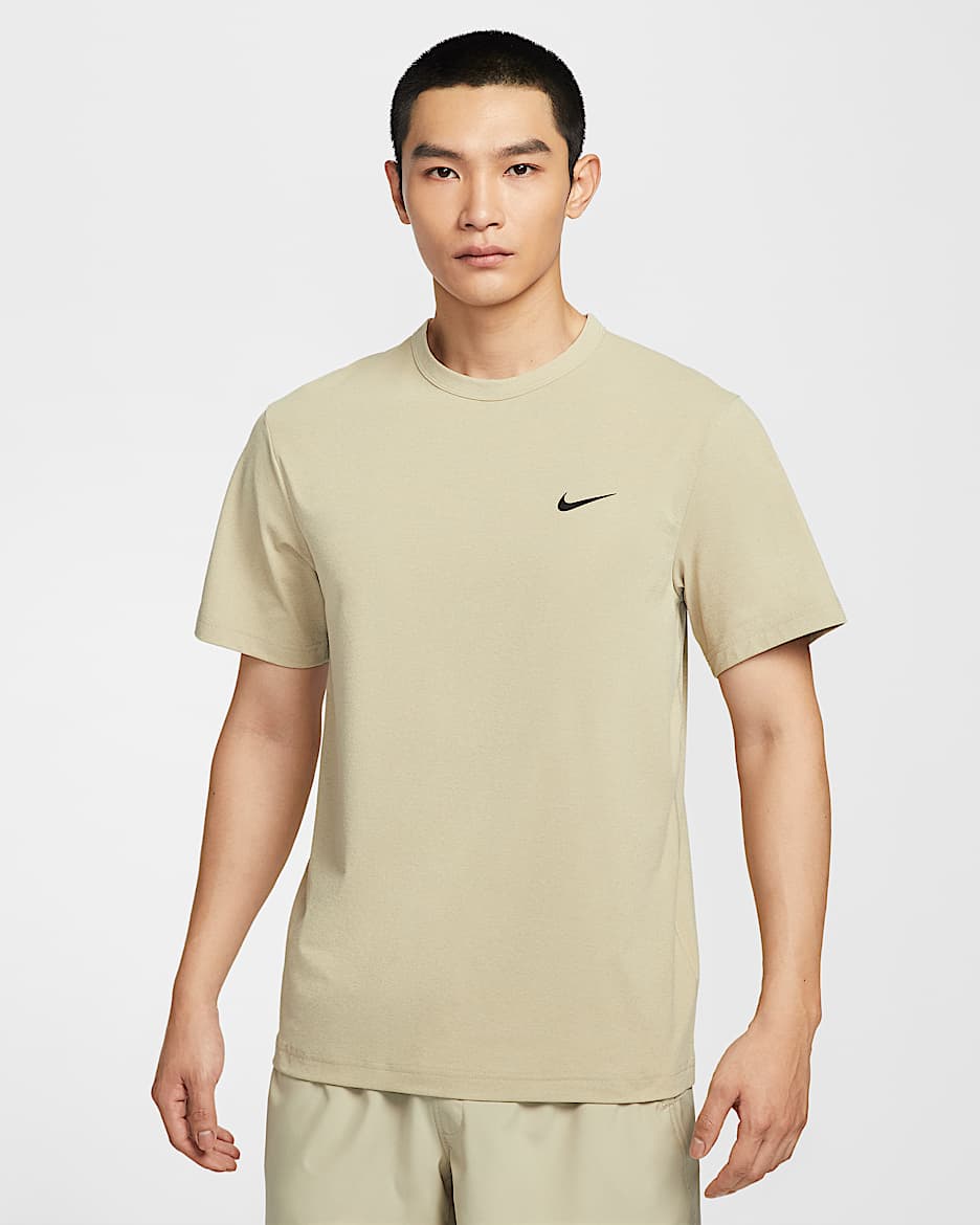 Nike Dri-FIT Hyverse 男子速干短袖训练上衣 - 沙漠卡其/黑