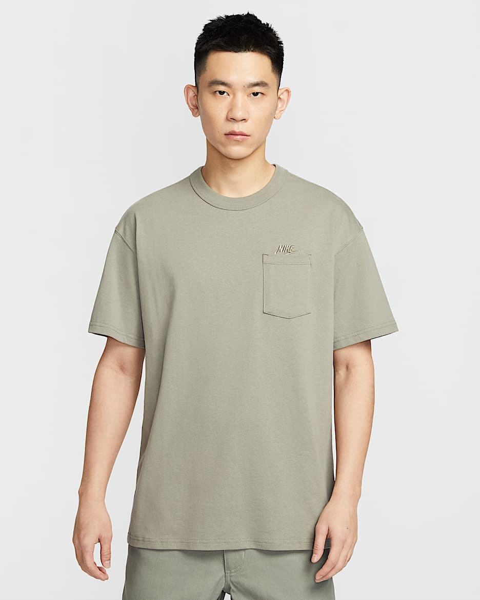 Nike Sportswear Premium Essentials 男子口袋T恤 - 浅军绿