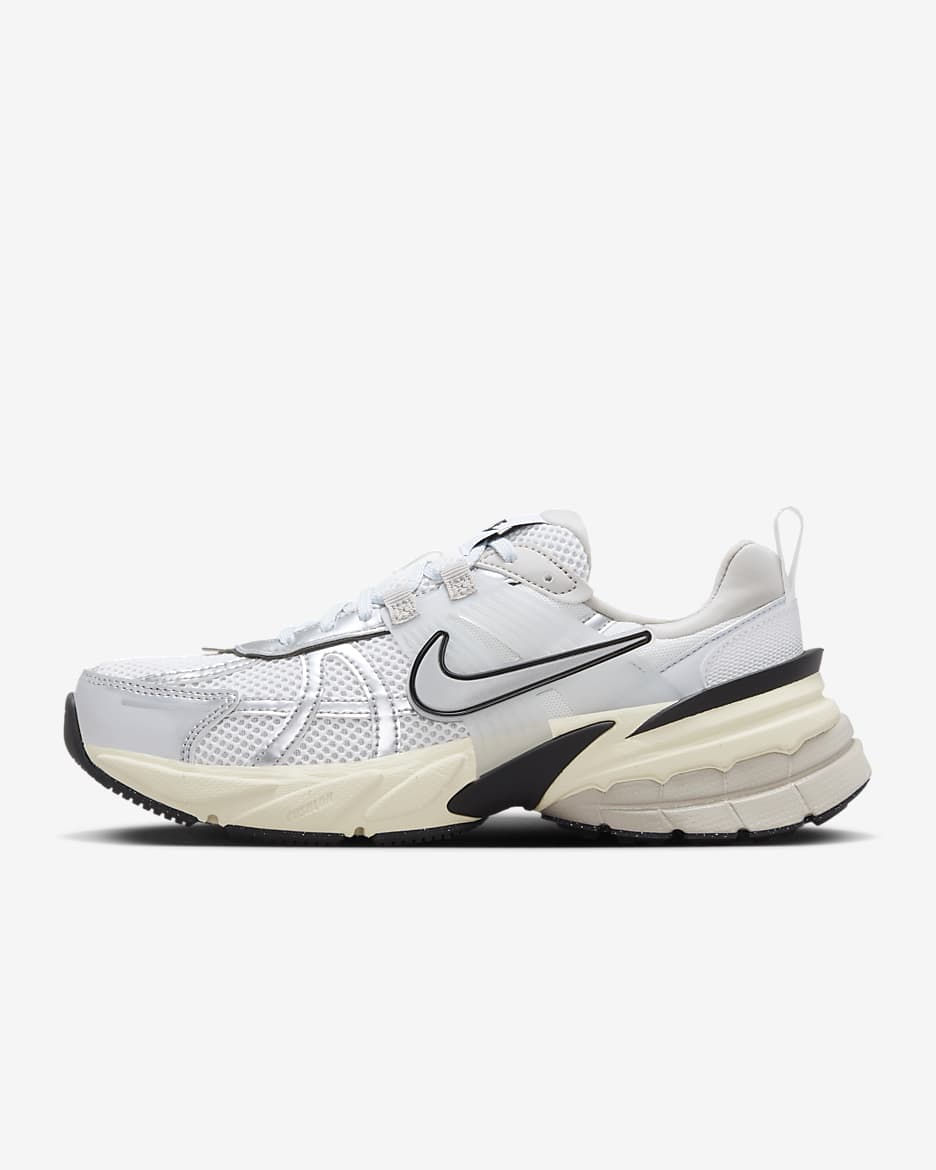 Nike V2K Run 复古运动鞋 - 山峰白/白金色/浅铁矿石灰/金属银