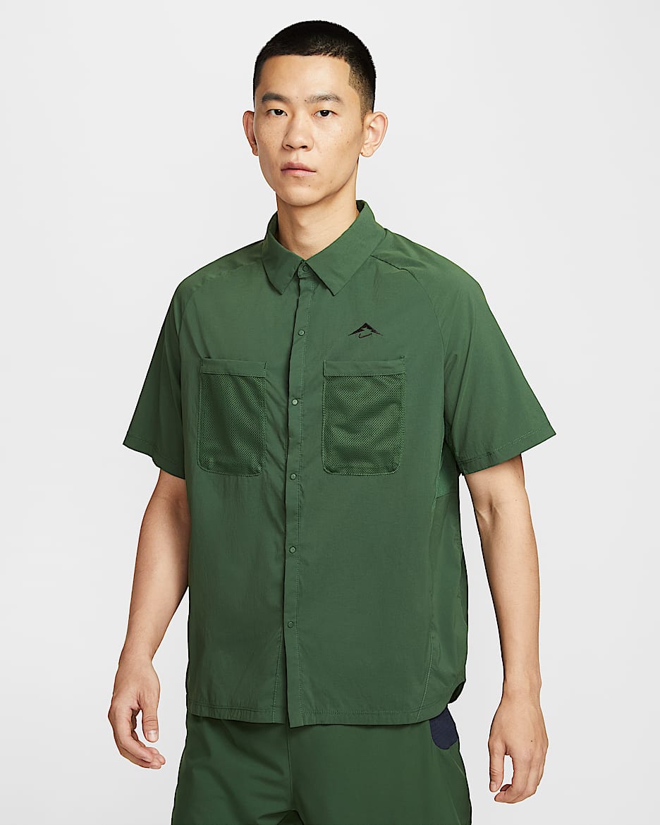 Nike Trail Dri-FIT 男子防晒速干越野跑步短袖按扣衬衫 - 冷杉绿/冷杉绿/黑