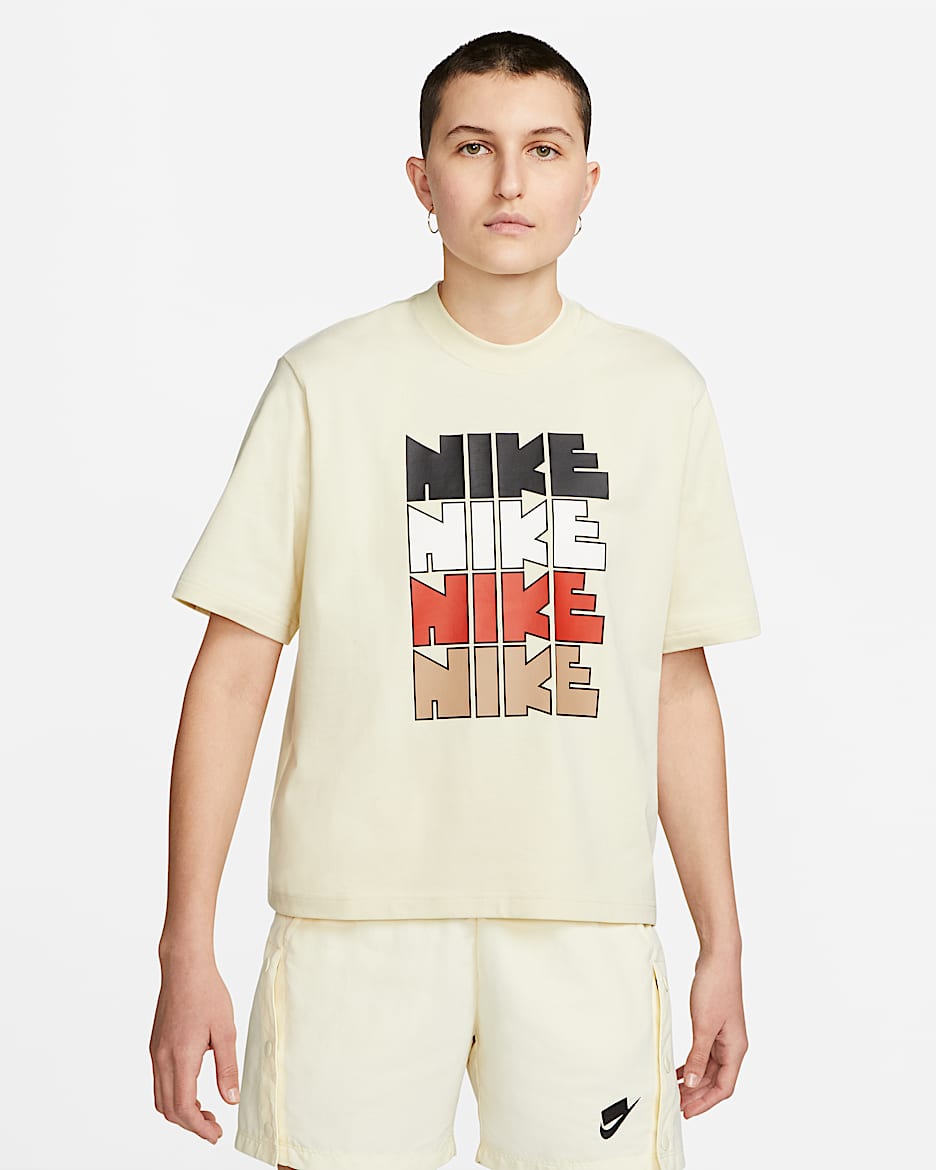 Nike Sportswear 女子宽松T恤 - 椰奶色