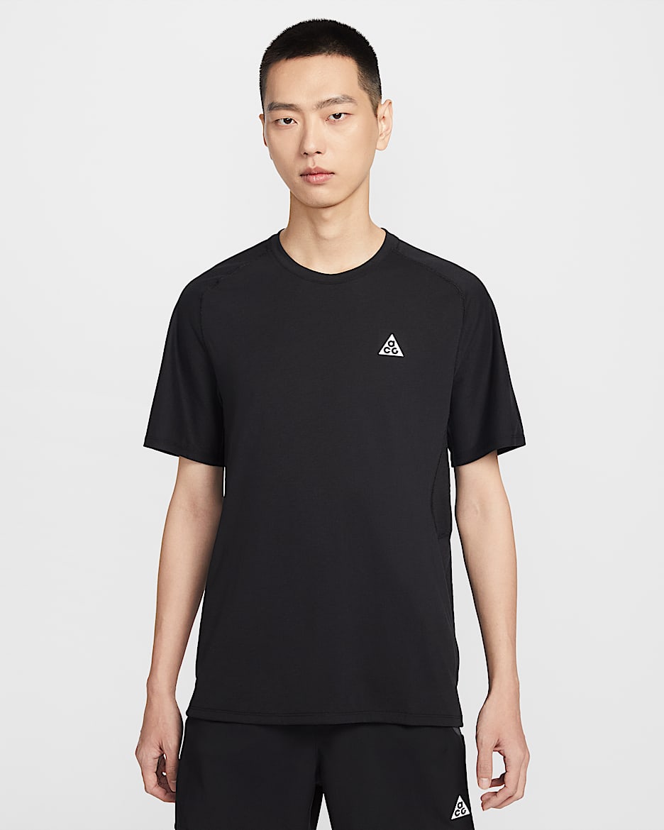 Nike ACG "Solar Chase" Dri-FIT ADV  男子速干越野短袖跑步上衣 - 黑/黑/山峰白