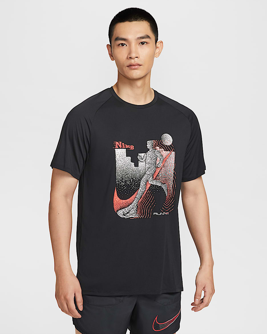 Nike Stride Dri-FIT ADV 男子速干短袖跑步上衣 - 黑