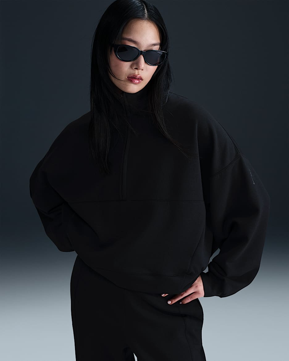 Nike 24.7 ImpossiblySoft Dri-FIT 女子 Oversize 风速干半长拉链开襟上衣 - 黑/暗烟灰