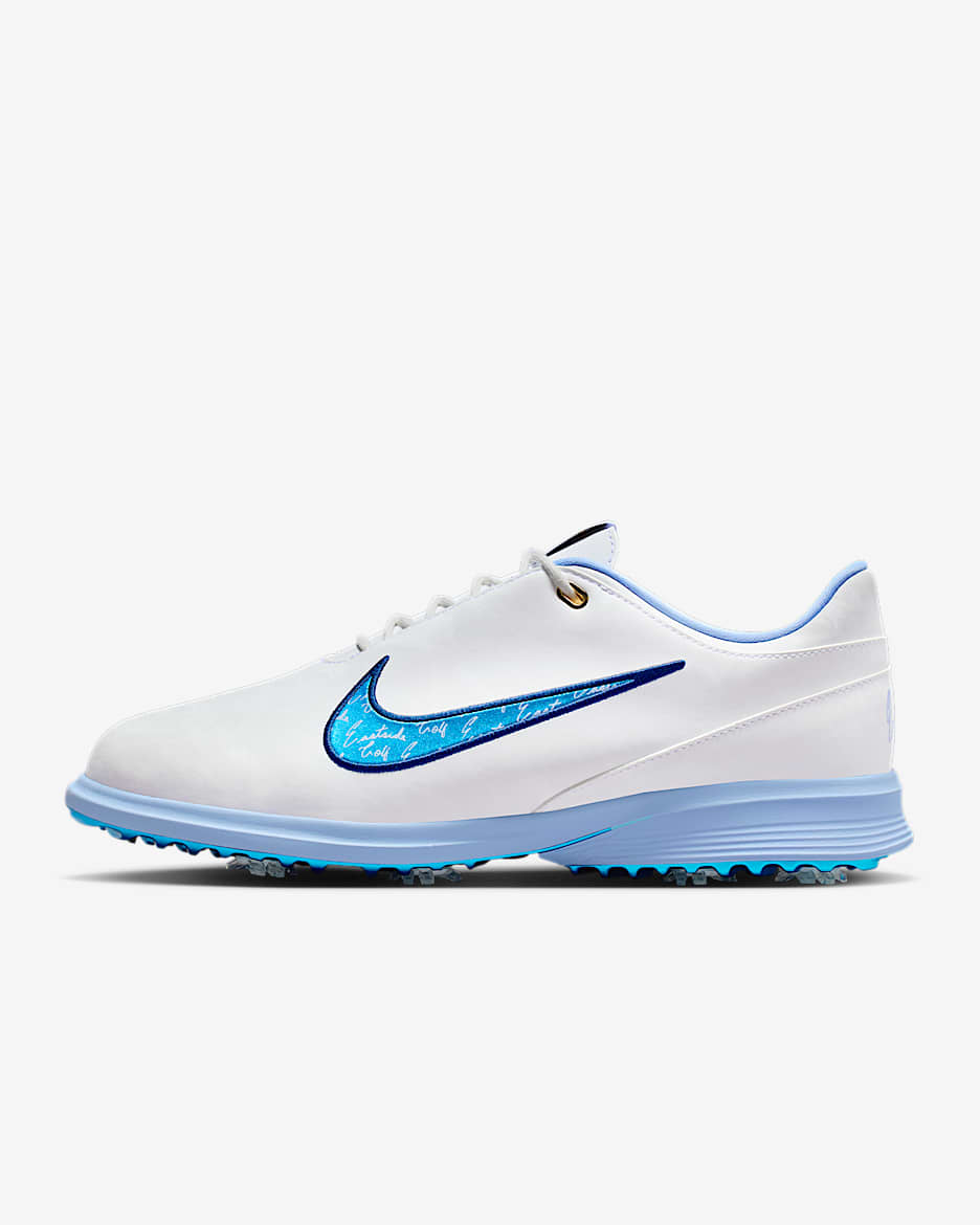 Nike Victory Tour 4 x Eastside Golf 男/女高尔夫球鞋（宽版） - 白色/大学蓝/金属色/空间蓝