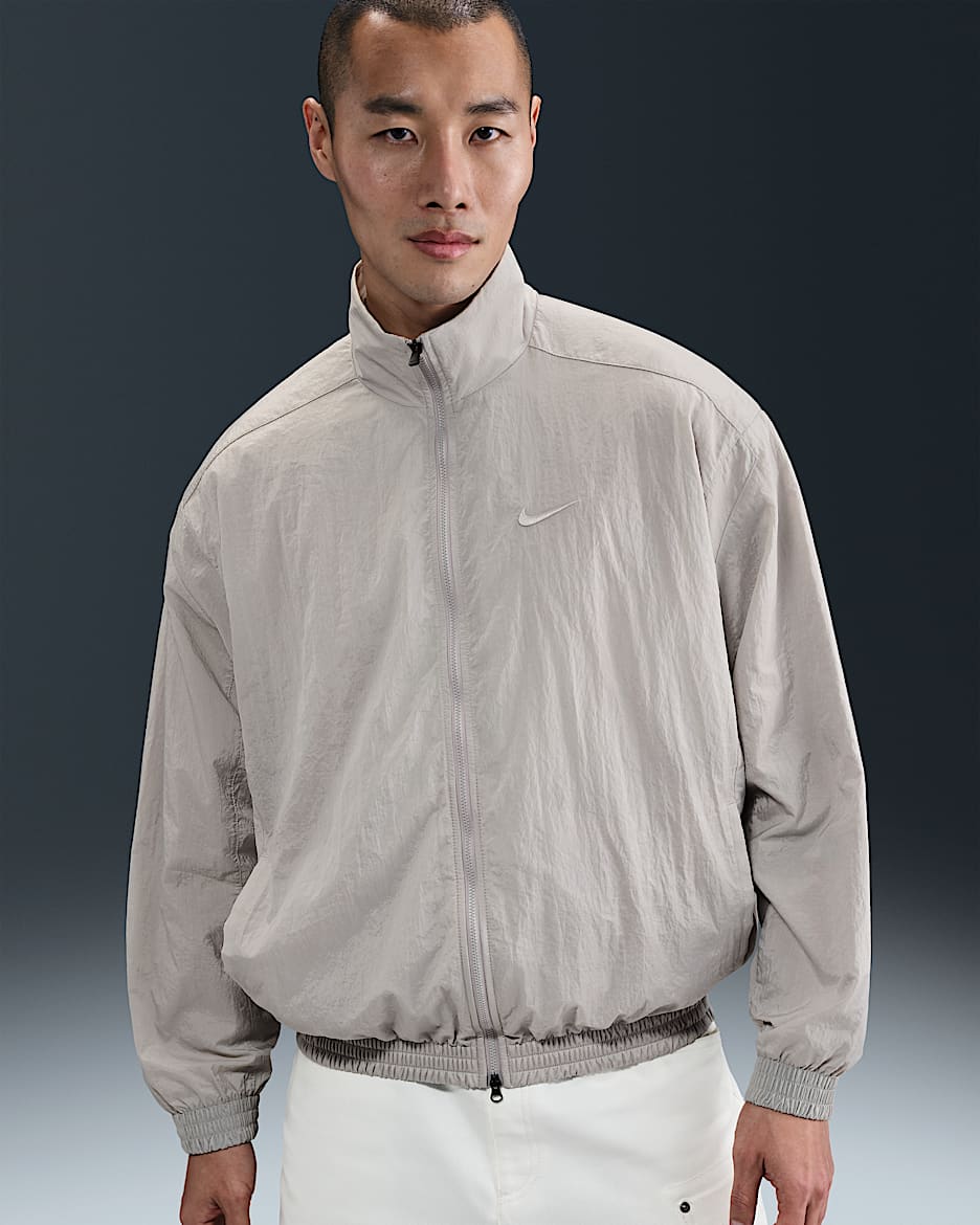Nike Club 男子 Oversize 风梭织运动夹克 - 大学灰/静谧黄瓜绿/大学灰