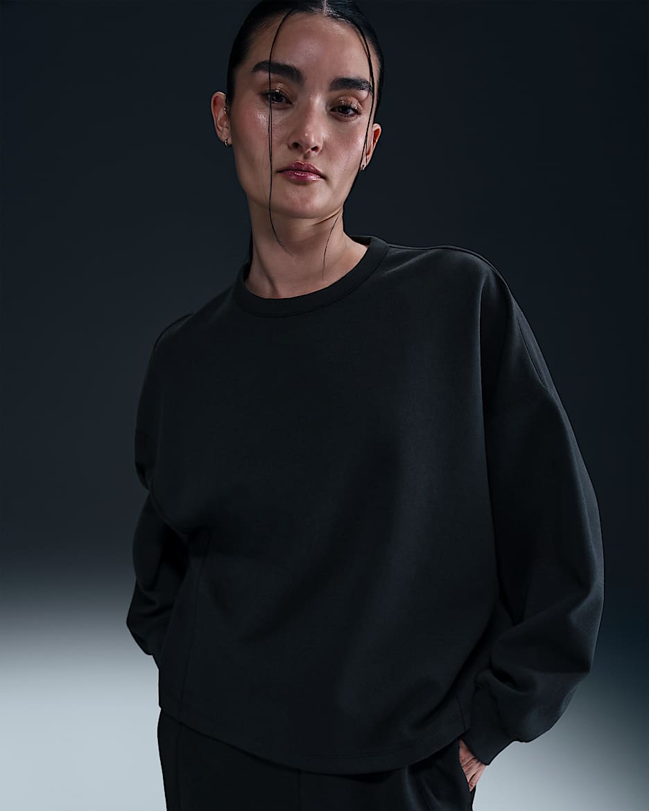 Nike 24.7 ImpossiblySoft Dri-FIT 女子 Oversize 风速干圆领上衣 - 黑/暗烟灰