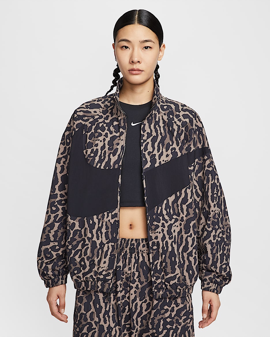 Nike Sportswear 女子整版图案梭织夹克 - 黑/黑