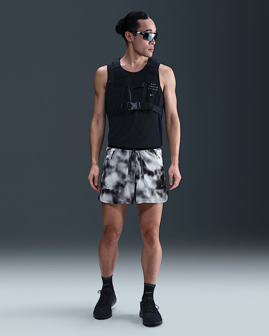 Nike Running Division Breathe Dri-FIT ADV 男子速干跑步短裤（含衬裤） - 黑/黑