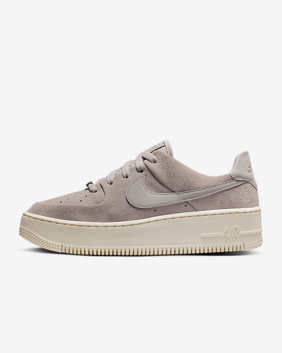 Nike Air Force 1 Sage Low 女子空军一号运动厚底鞋 - 大学灰/淡象牙白/大学灰