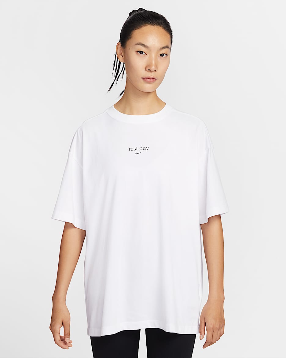 Nike Dri-FIT 女子 Oversize 风速干短袖T恤 - 白色/黑/黑