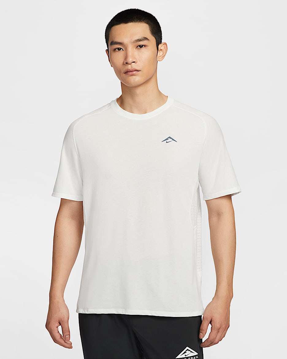 Nike Solar Chase Dri-FIT ADV 男子速干短袖跑步上衣 - 山峰白/黑