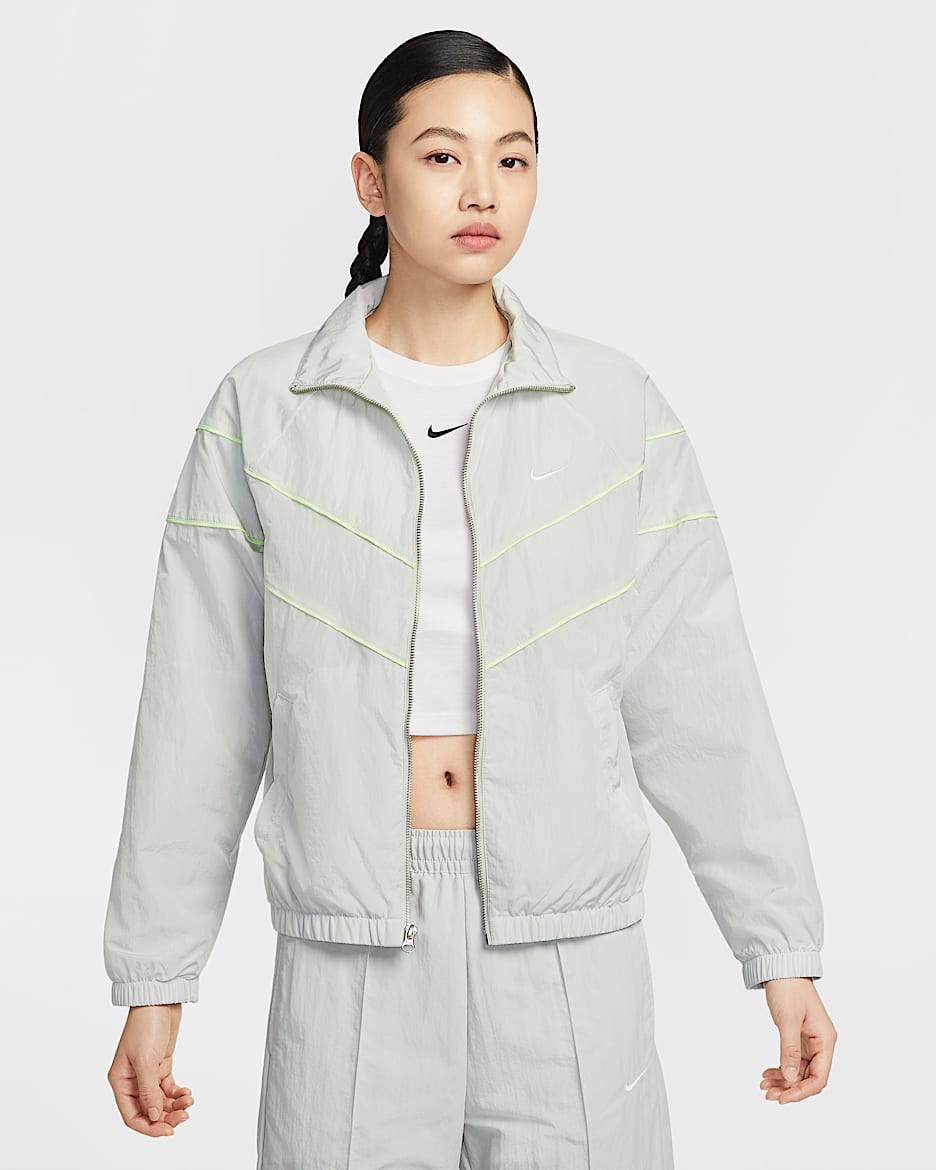 Nike Windrunner 风行者系列郑钦文同款女子宽松防晒梭织全长拉链开襟夹克 - 浅银/微黄绿/白色
