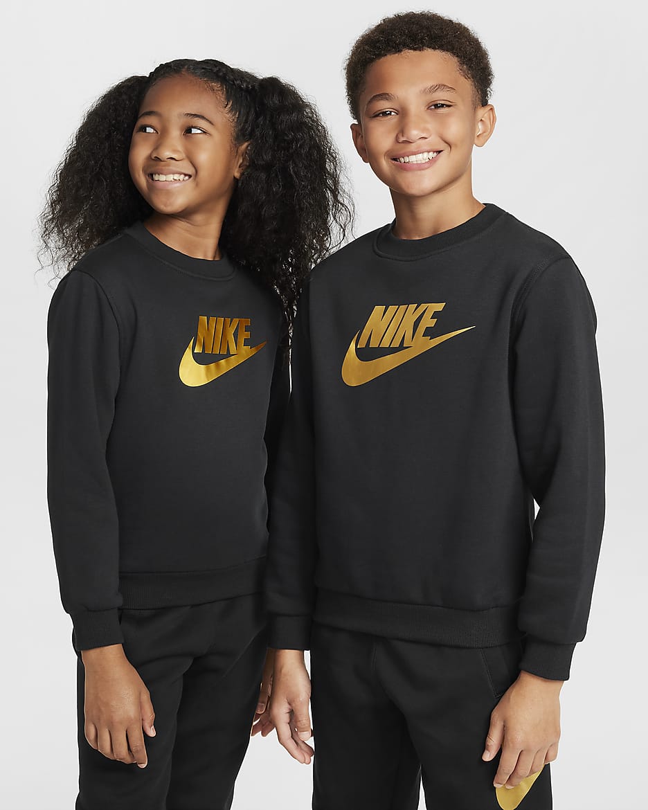 Nike Sportswear Club Fleece 大童加绒圆领运动衫 - 黑/金属色