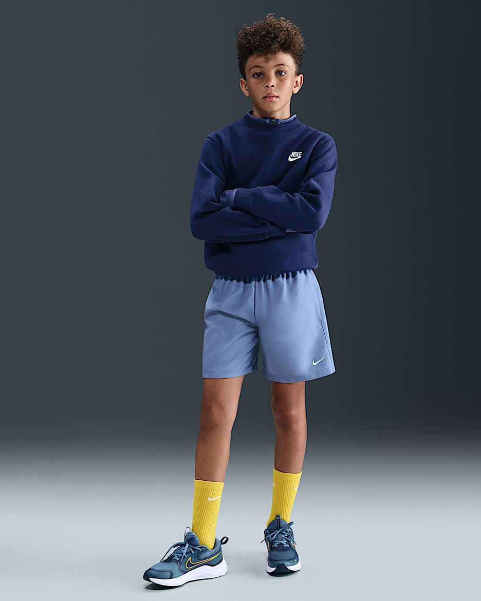 Nike Multi Dri-FIT 大童（男孩）透气速干训练短裤 - 世界靛青/白色