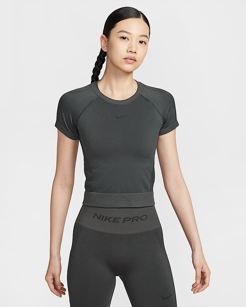Nike Pro Dri-FIT 女子平整缝线速干紧身训练T恤 - 暗烟灰