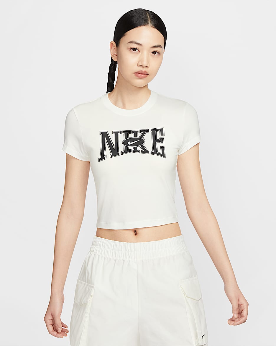 Nike Sportswear 女子修身版型短款T恤 - 帆白