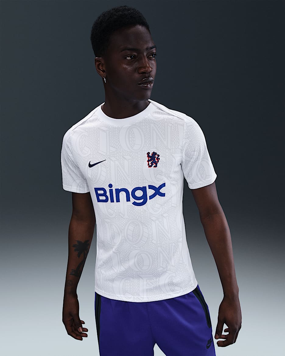 切尔西 Academy Pro Nike Dri-FIT 男子速干赛前足球上衣 - 白色/白金色/灯草蓝