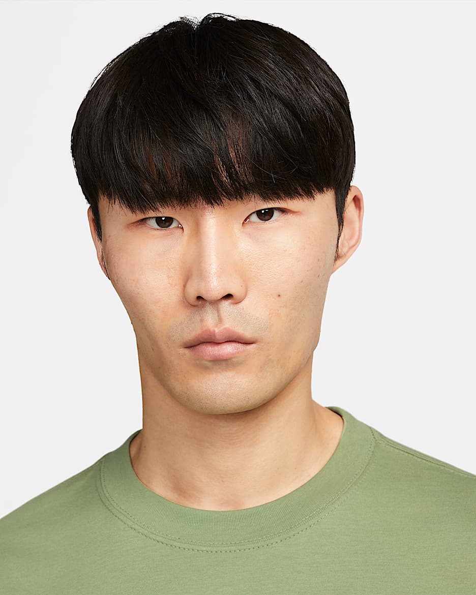 Nike Sportswear 男子T恤 - 油绿