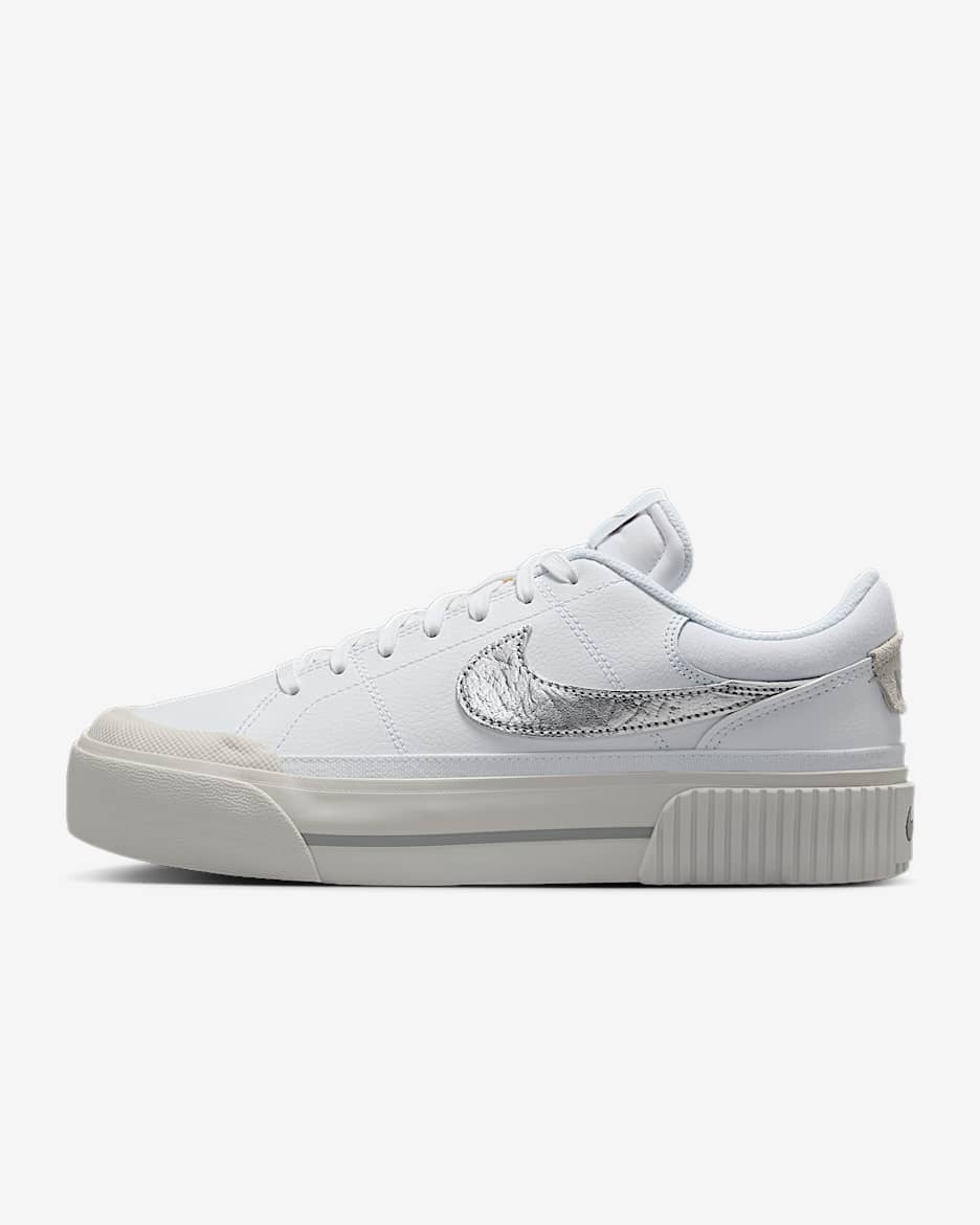 Nike Court Legacy Lift 女子厚底运动鞋 - 白色/浅骨色/尘光子色/金属银