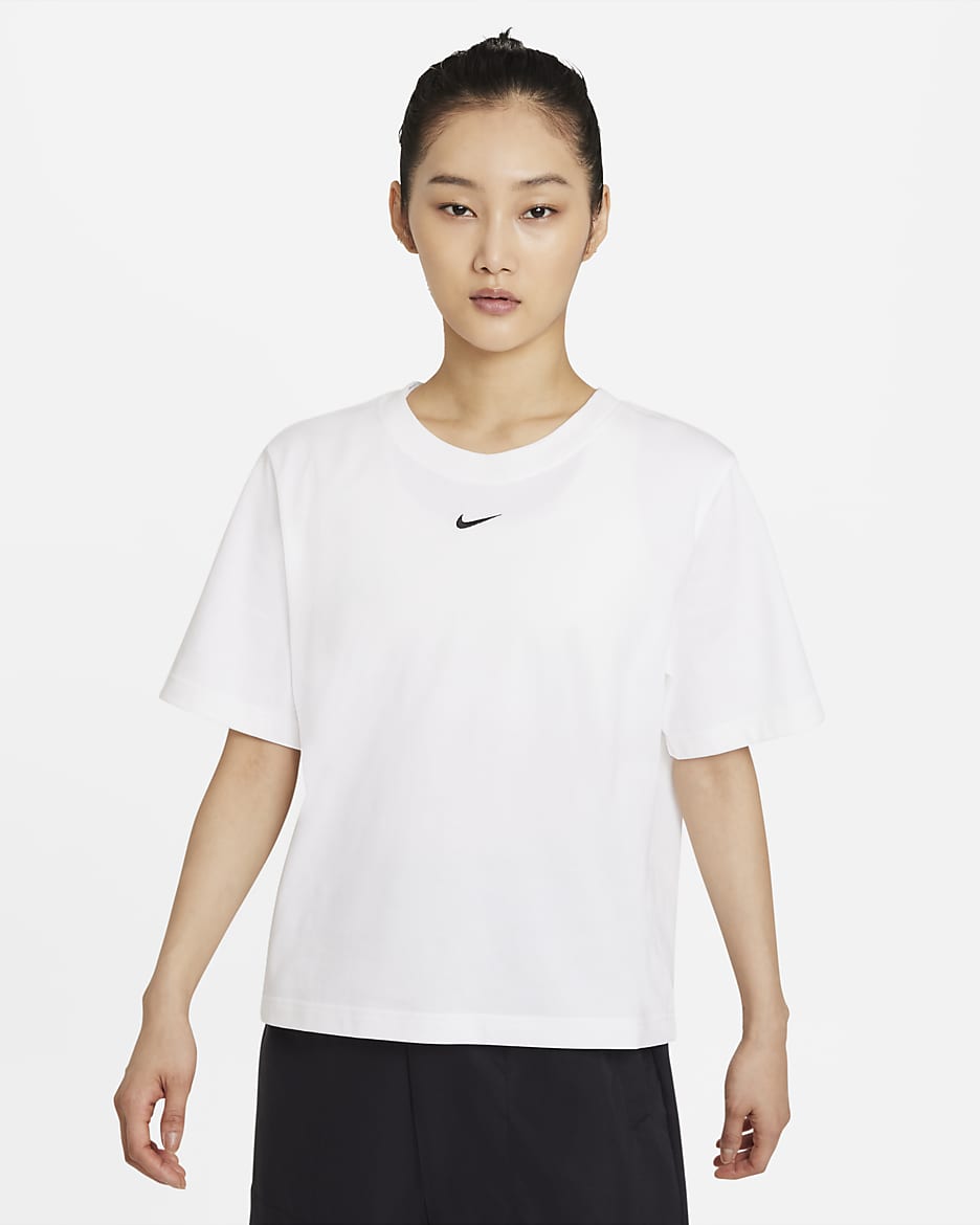 Nike Sportswear Essential 女子宽松百搭小勾T恤 - 白色/黑