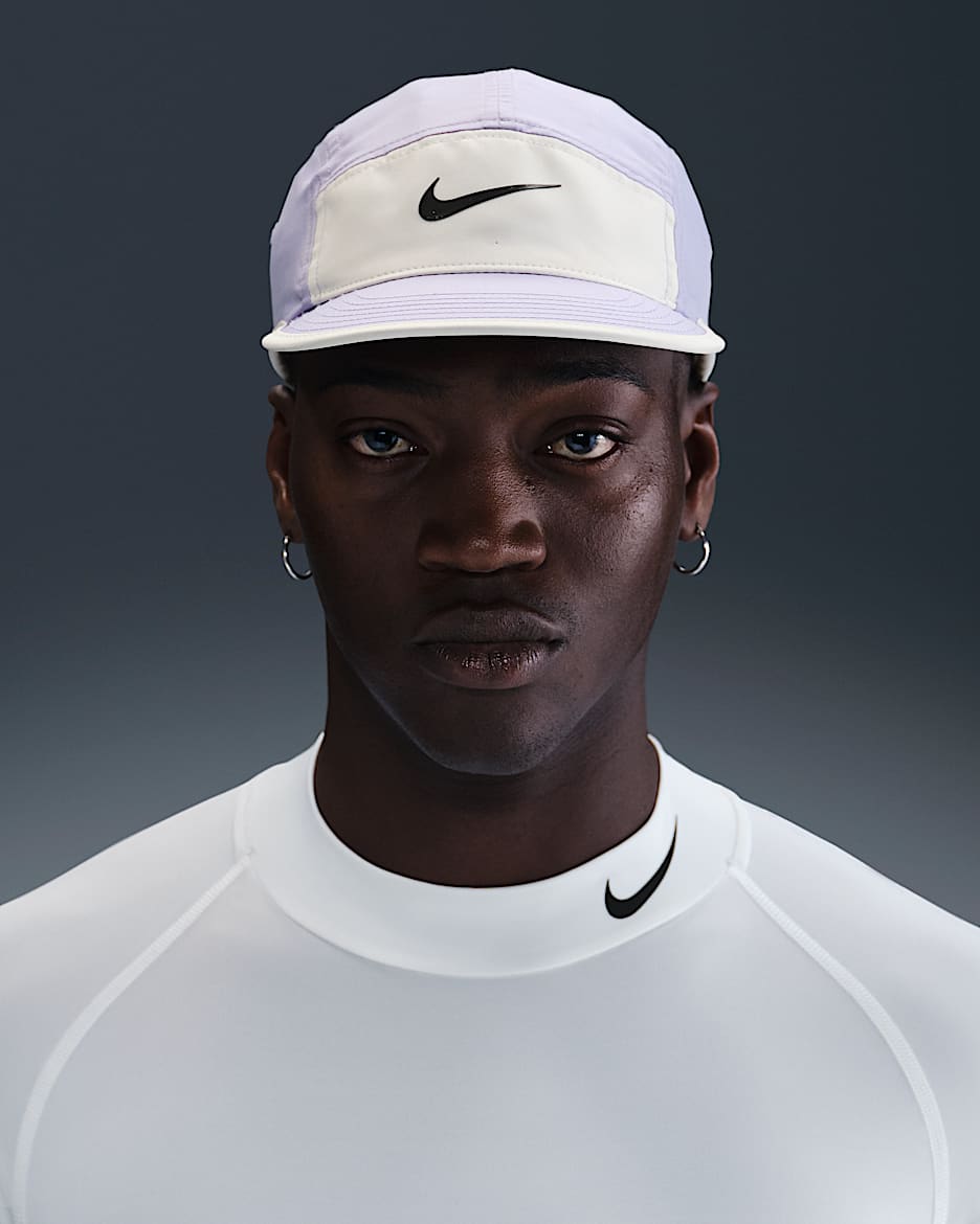 Nike Dri-FIT Fly 透气速干软顶耐克勾运动帽 - 冰艳紫丁香/幻影灰白/黑