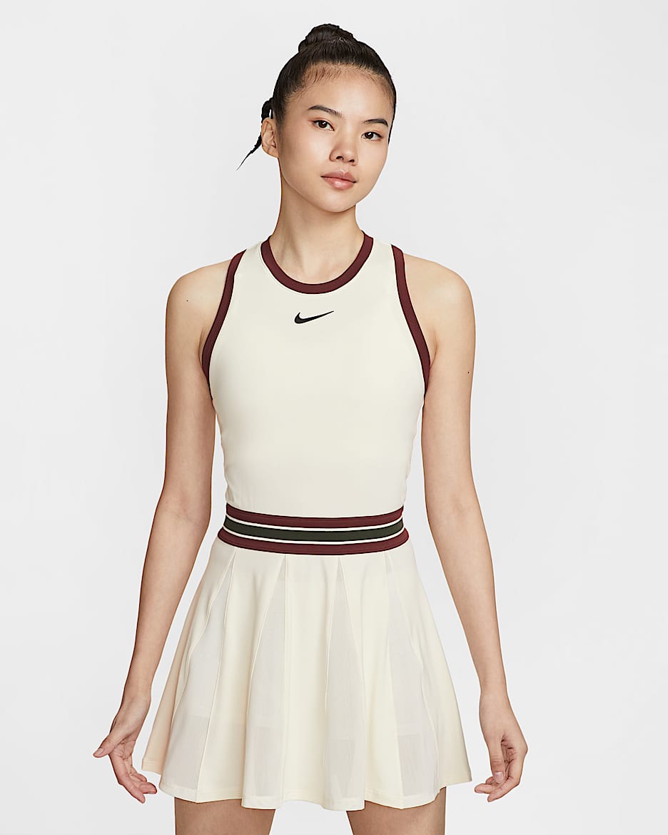 NikeCourt Slam Dri-FIT 女子速干网球连衣裙 - 淡象牙白/暗队红/暗队红/黑