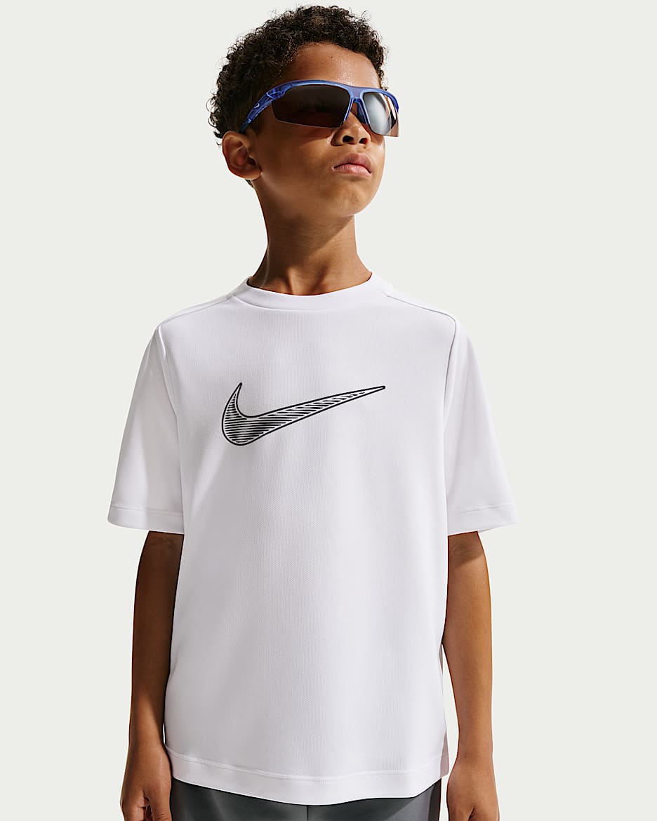 Nike Multi Dri-FIT 大童（男孩）速干短袖训练上衣 - 白色/黑