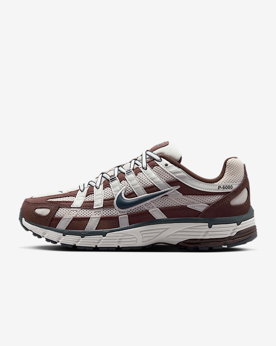Nike P-6000 女子运动鞋 - 幻影灰白/巴洛克棕/金属山峰白/军械深海蓝